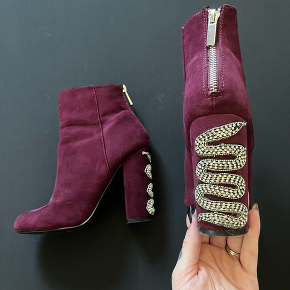 Snake boots size 7 - Picture 2 of 3